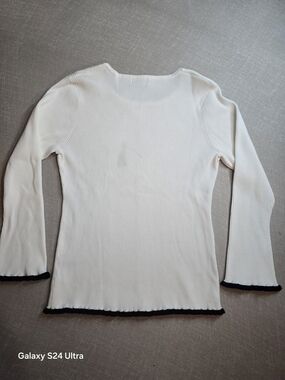 Calvin Klein Top  Knit Long Sleeve Sweater with Contrast Lett Read Description